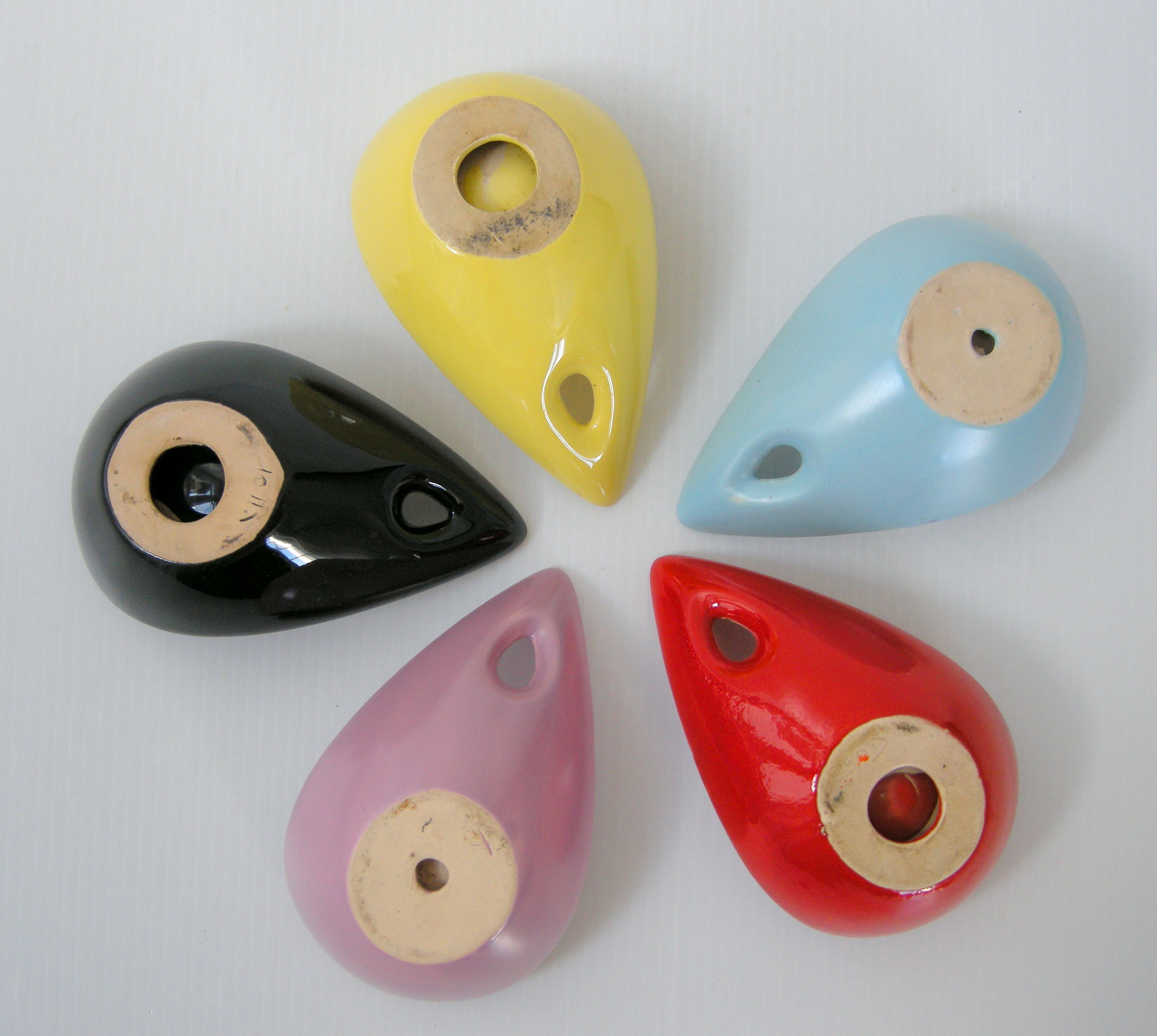 Vintage ashtray 1950 ceramic tripod