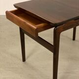 Table basse par Peter Hvidt en palissandre massif
