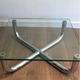Table basse chromée à plateau de verre