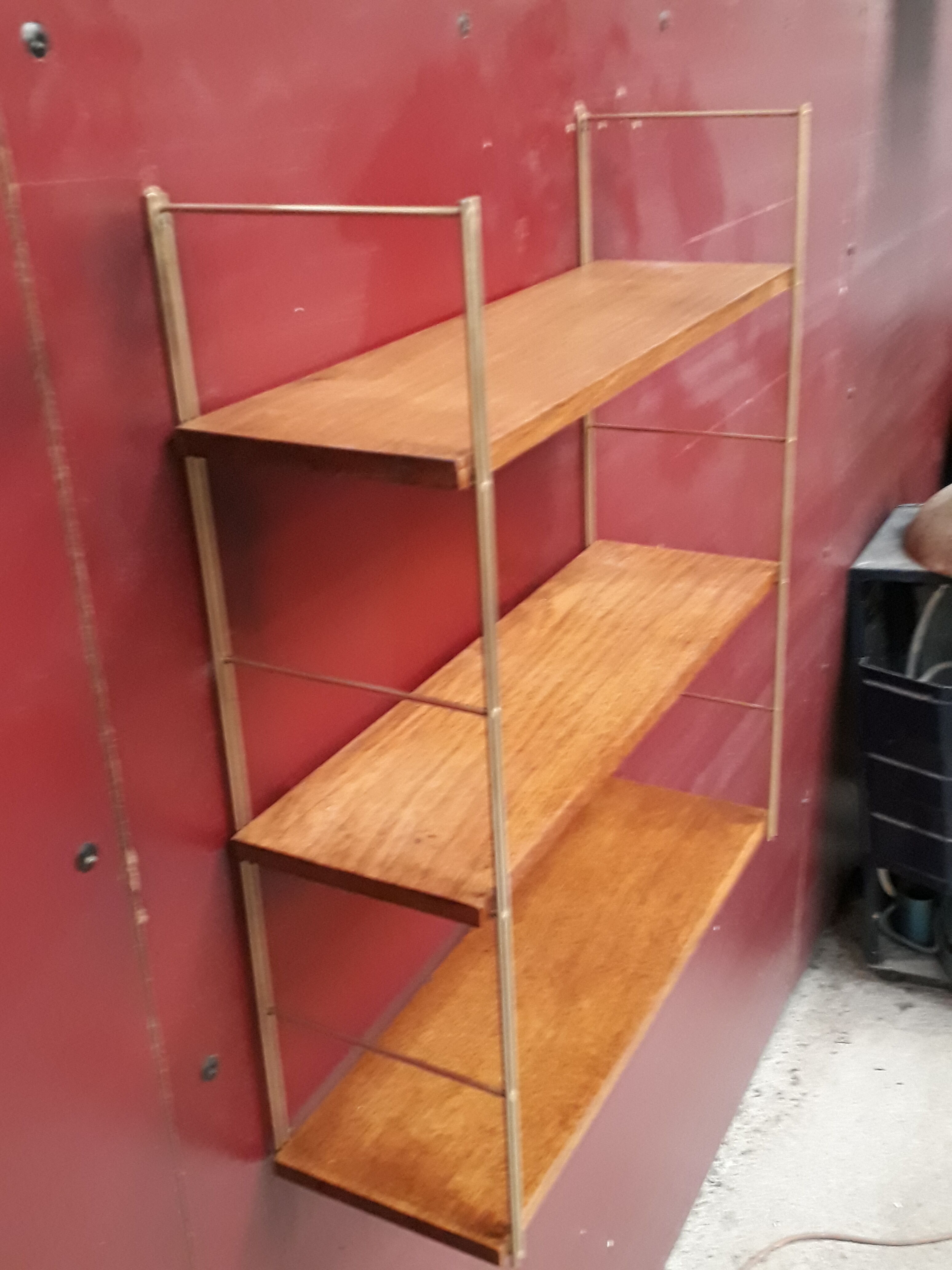 Shelf string 1950