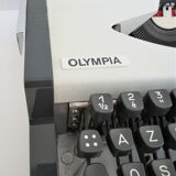 Olympia traveller typewriter luxury 70s