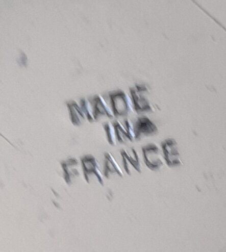 Apple 70s aluminum plastic ice cube tray