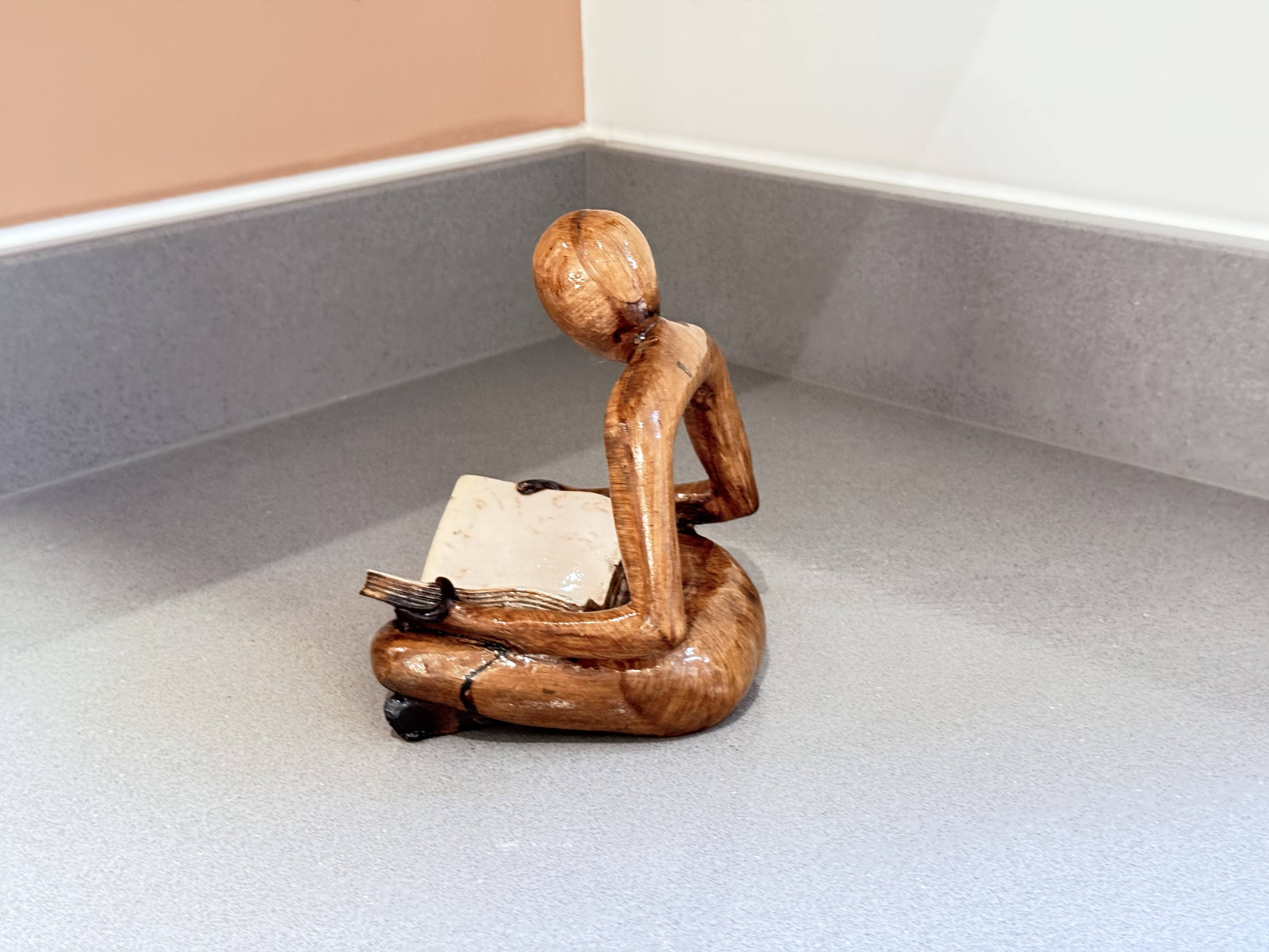 Carving Wooden Sculptures Book End, Decorative Figurine of Book Holder
