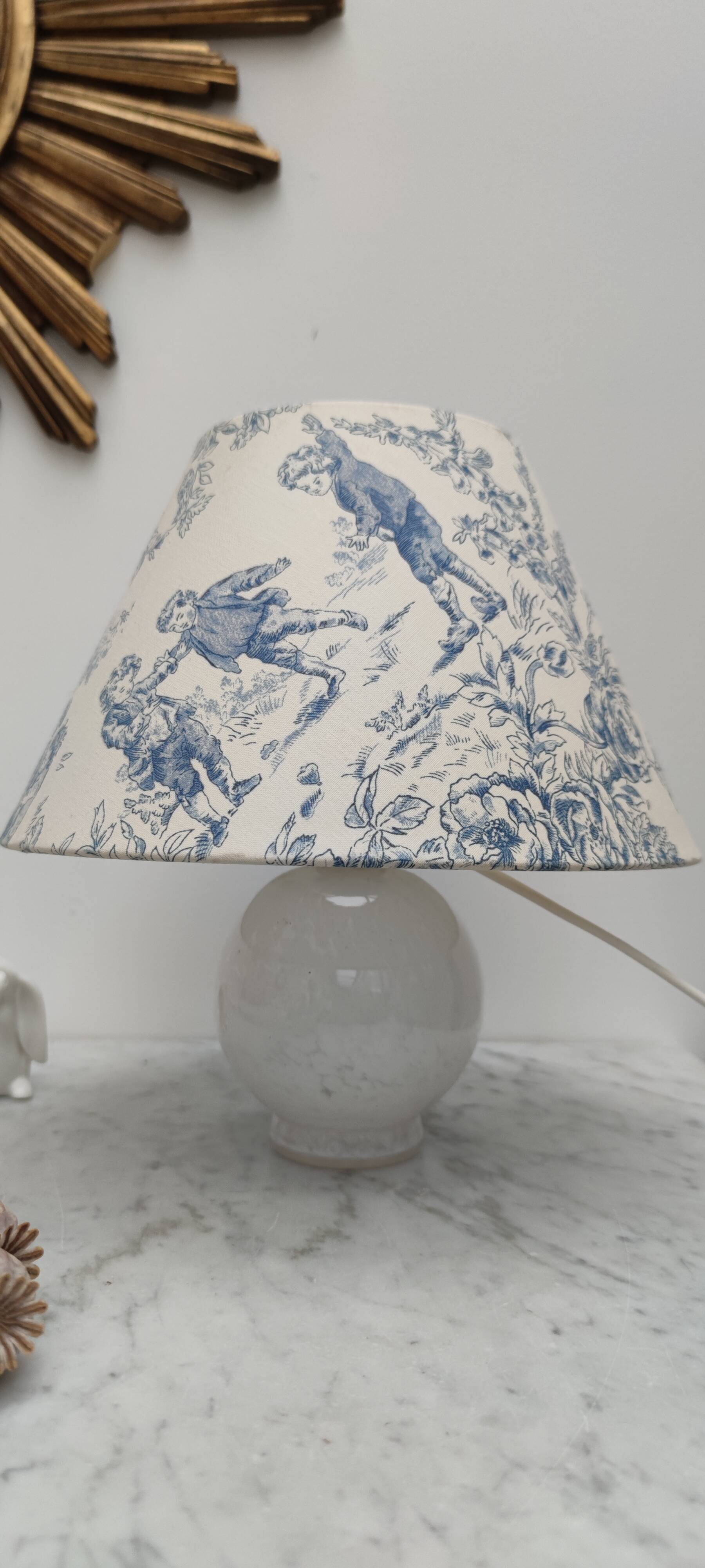 Petie blue lamp