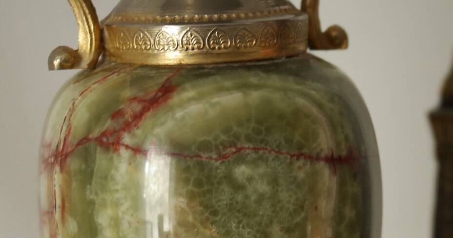 Amphore en onyx et etain vintage