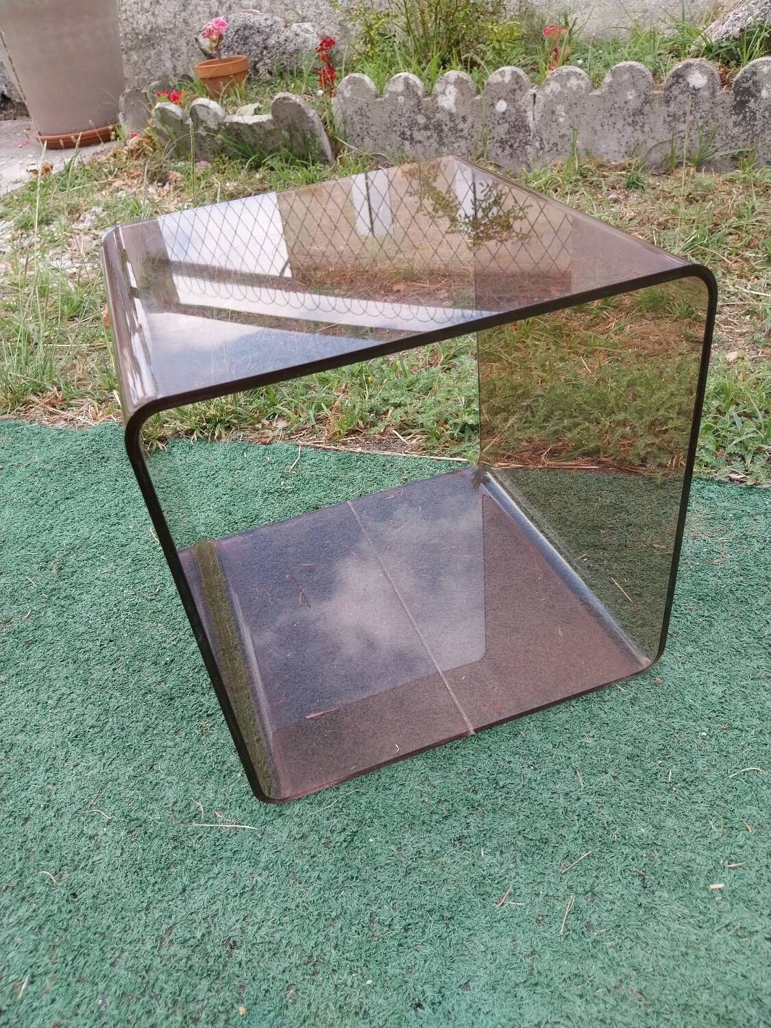 Tables de chevets en plexiglas