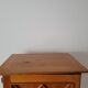 Table de chevet pieds compas