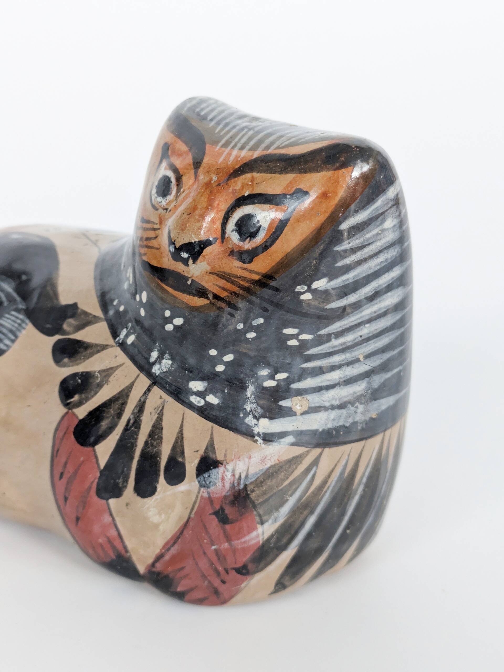 Cat figurine in Tonalá pottery, Mexico, handmade folk art.