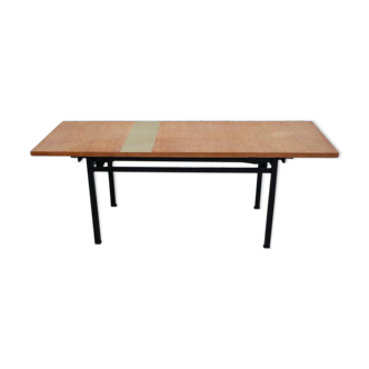 Table goes up and down