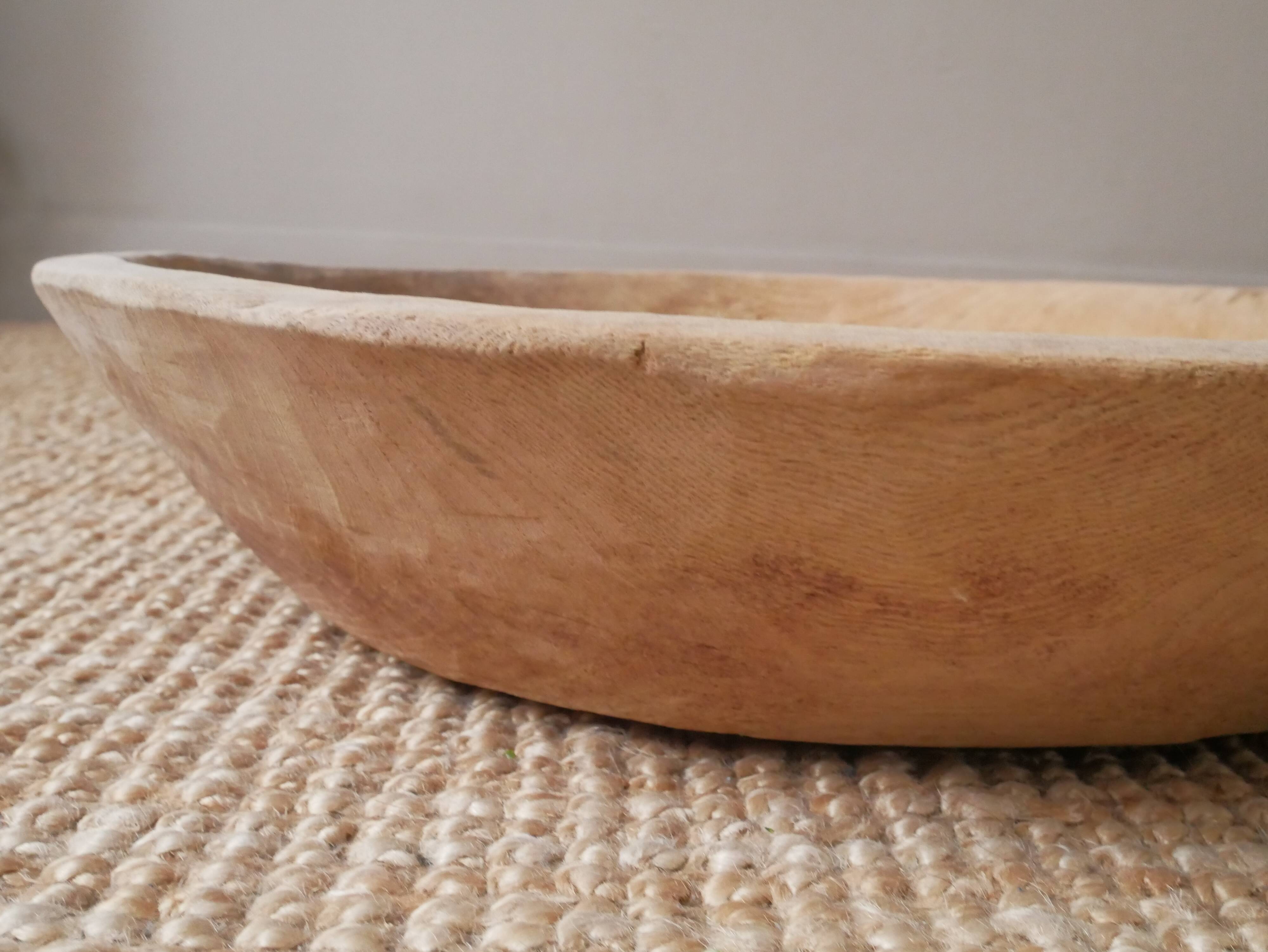 Large hand-carved wooden dish African art raw wood ethnic decoration fruit bowl