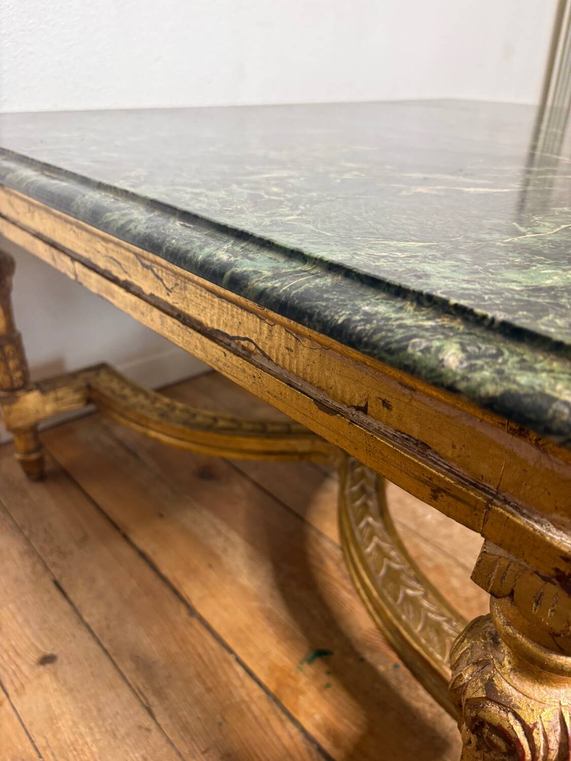 Coffee table in green marble and gilded wood, Louis XVI / Rococo style
