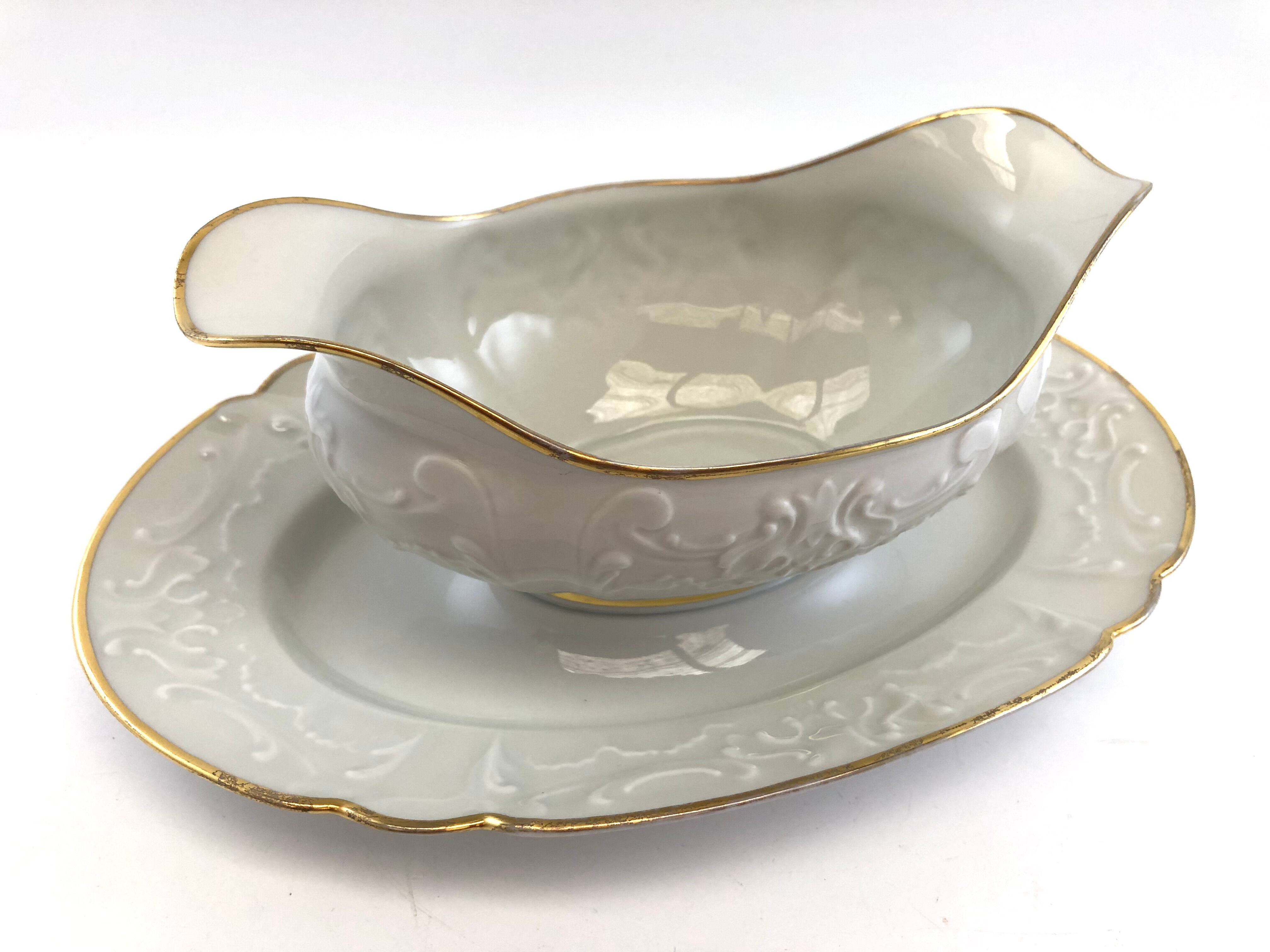 Gravy boat in white and golden porcelain Limoges flat Christmas feast