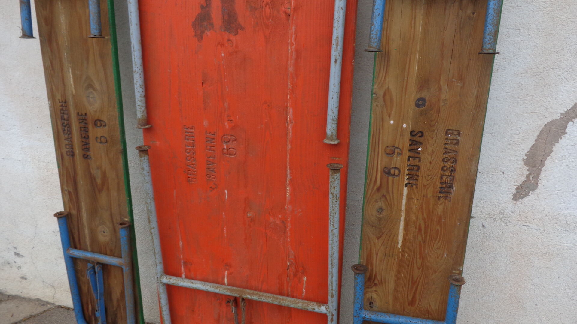 Set garden table and benches