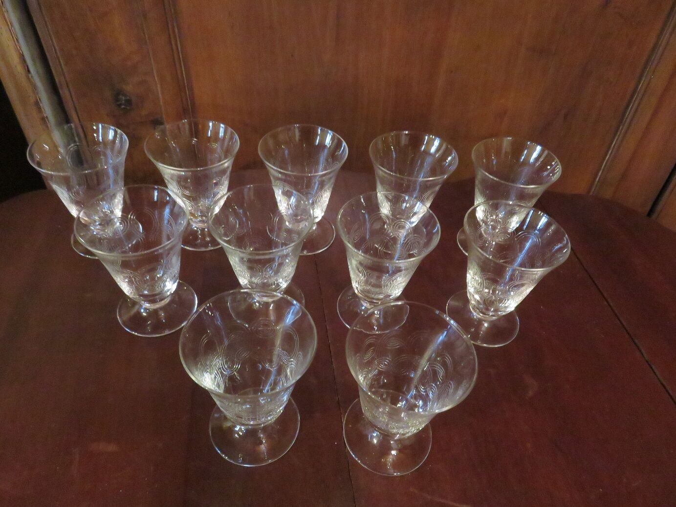 11 apéritf Art Deco glass suite