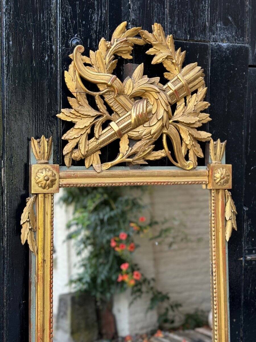 Louis XVI carved and gilded wood mirror, late 18th century