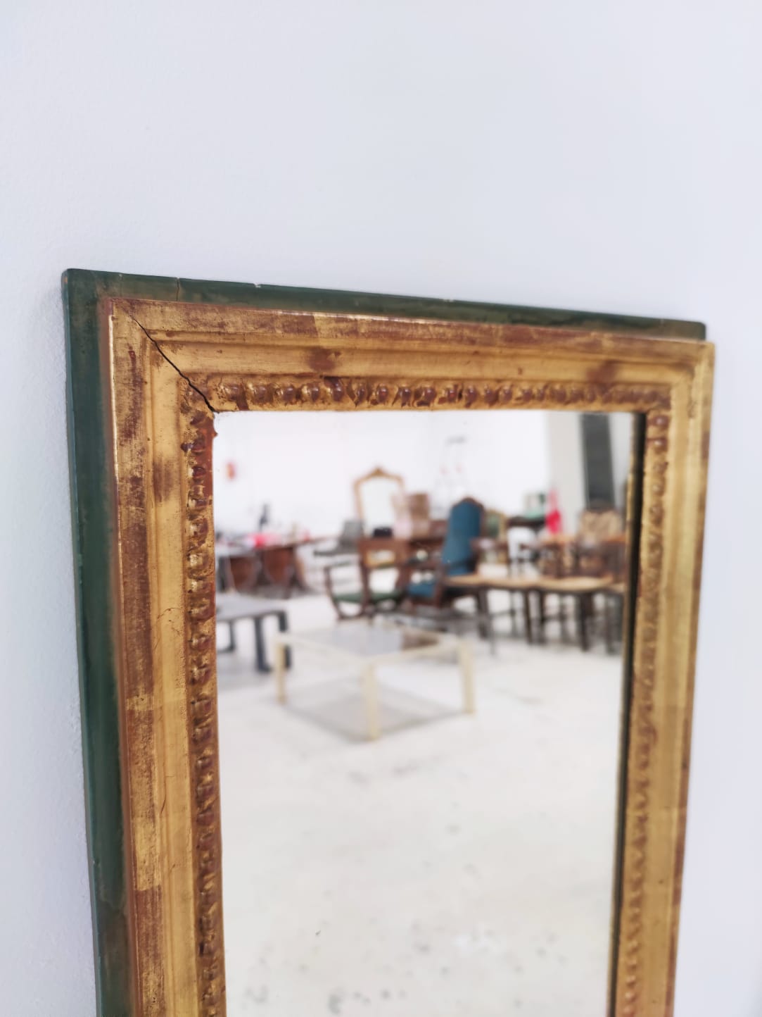 Rectangular foot mirror with pearl mesh
