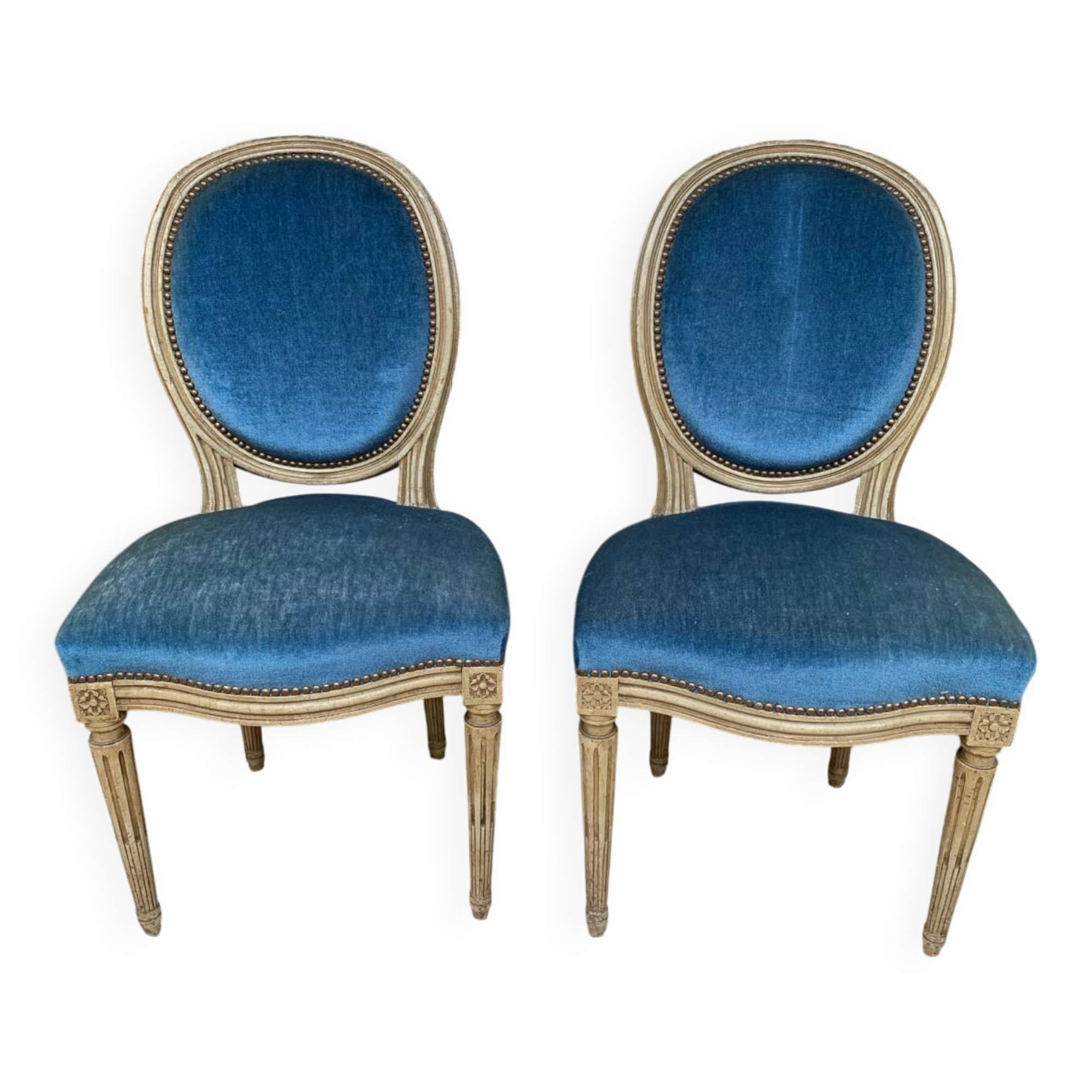 Paire de chaises médaillon en velours