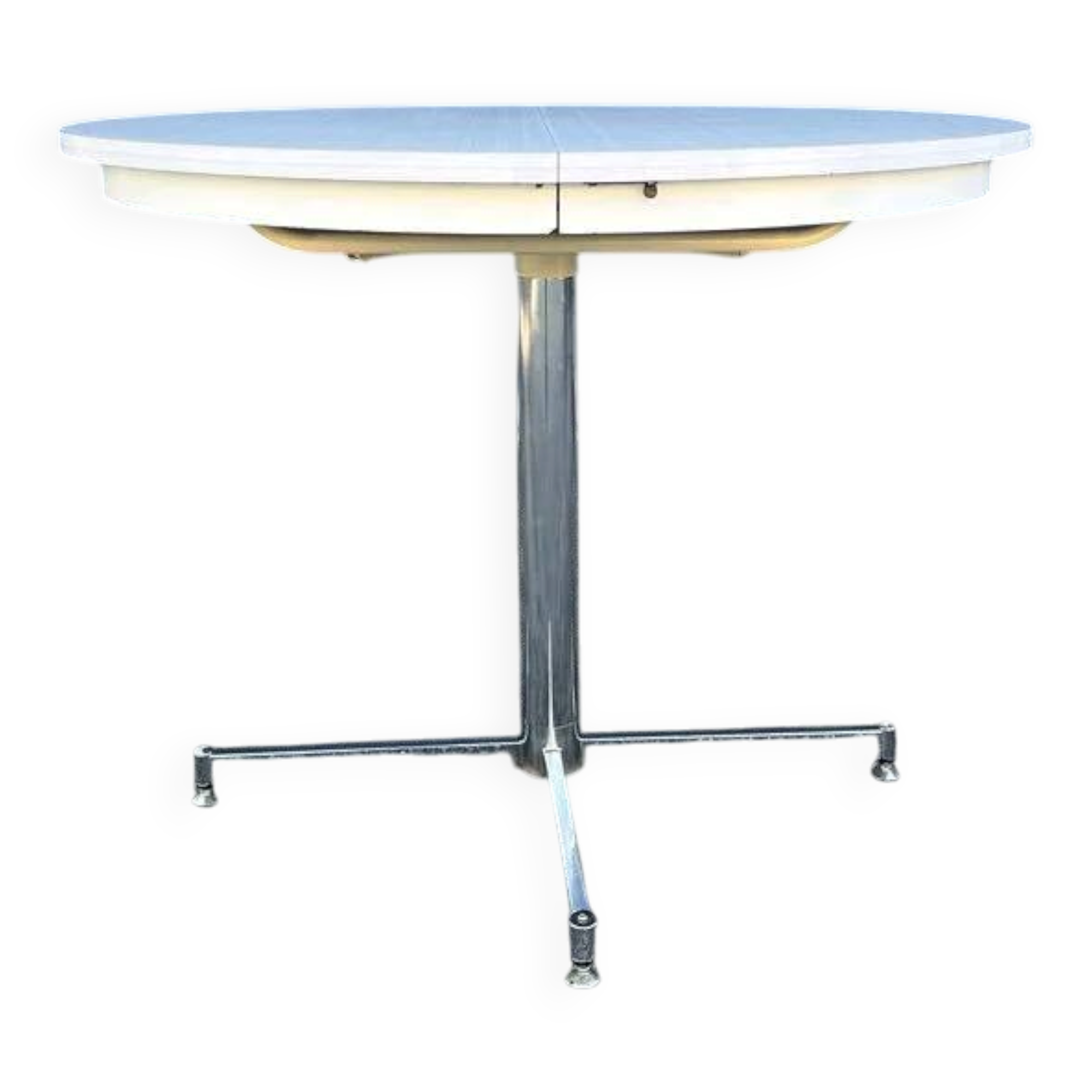 Formica round table