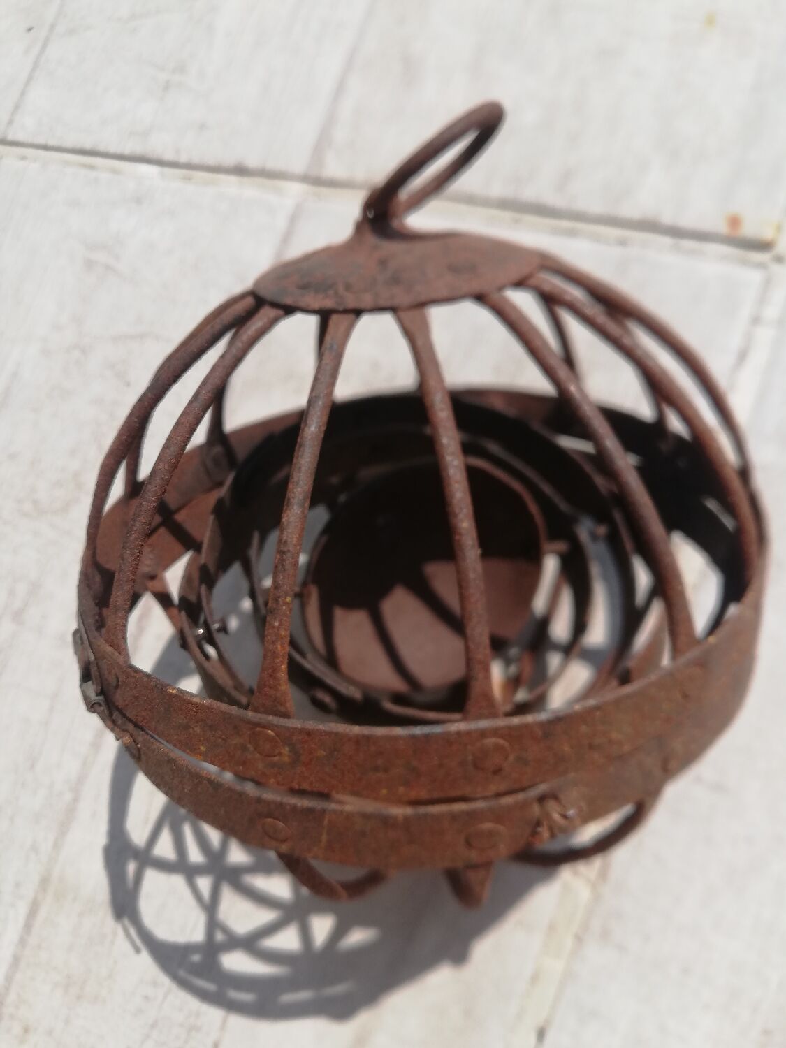 Old gyroscopic marine oil lamp