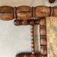 Paire de chaises basses en bois tourné
