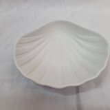 Porcelain scallop butter dish
