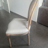 Medallion chair