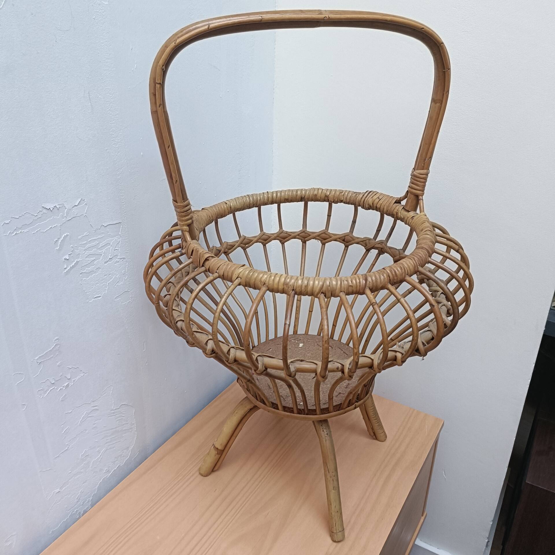 Travailleuse en rotin vintage