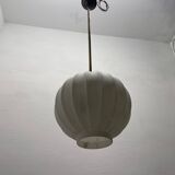 Suspension lumineuse en verre opalin années 1940