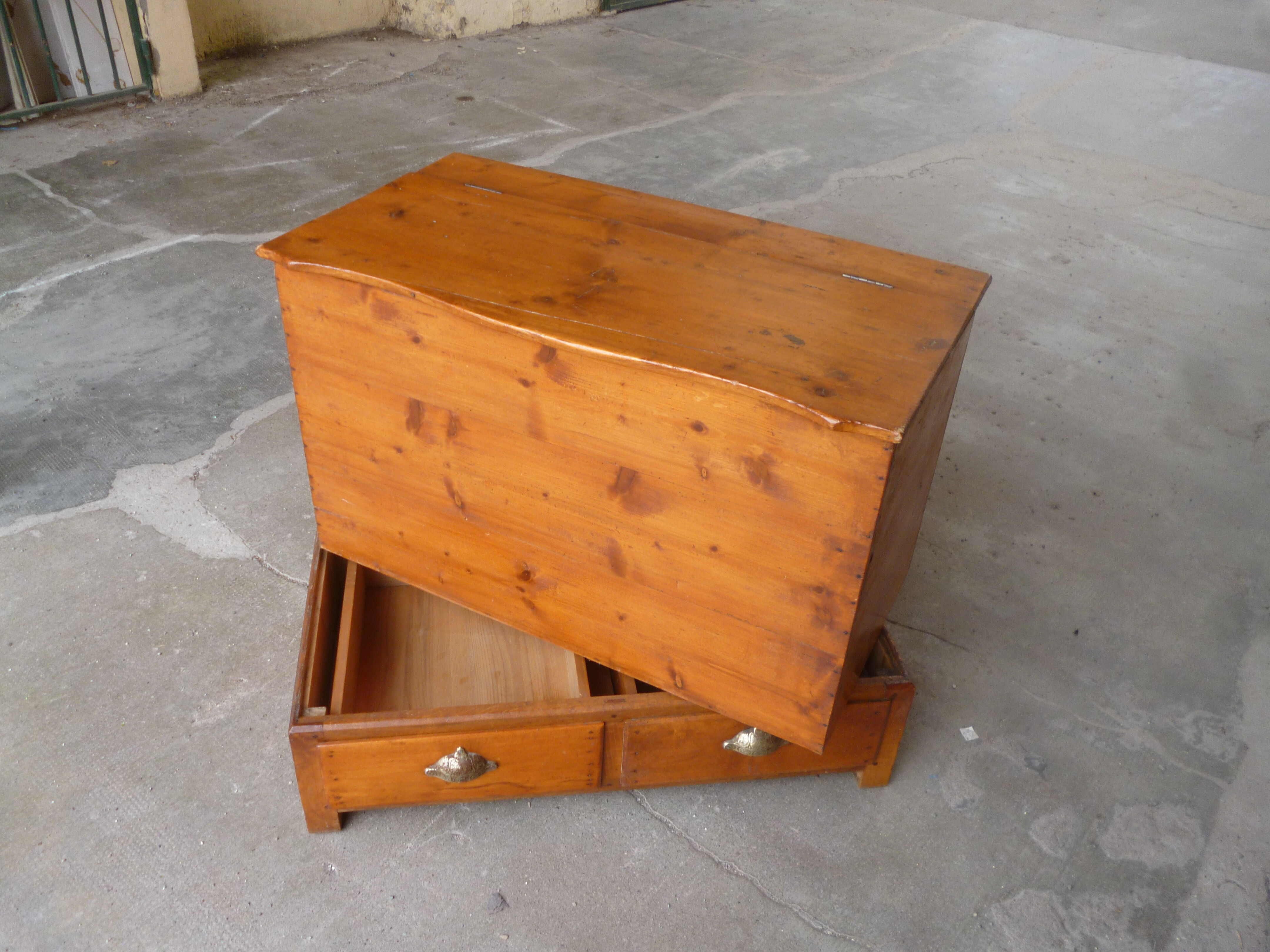 Wood chest