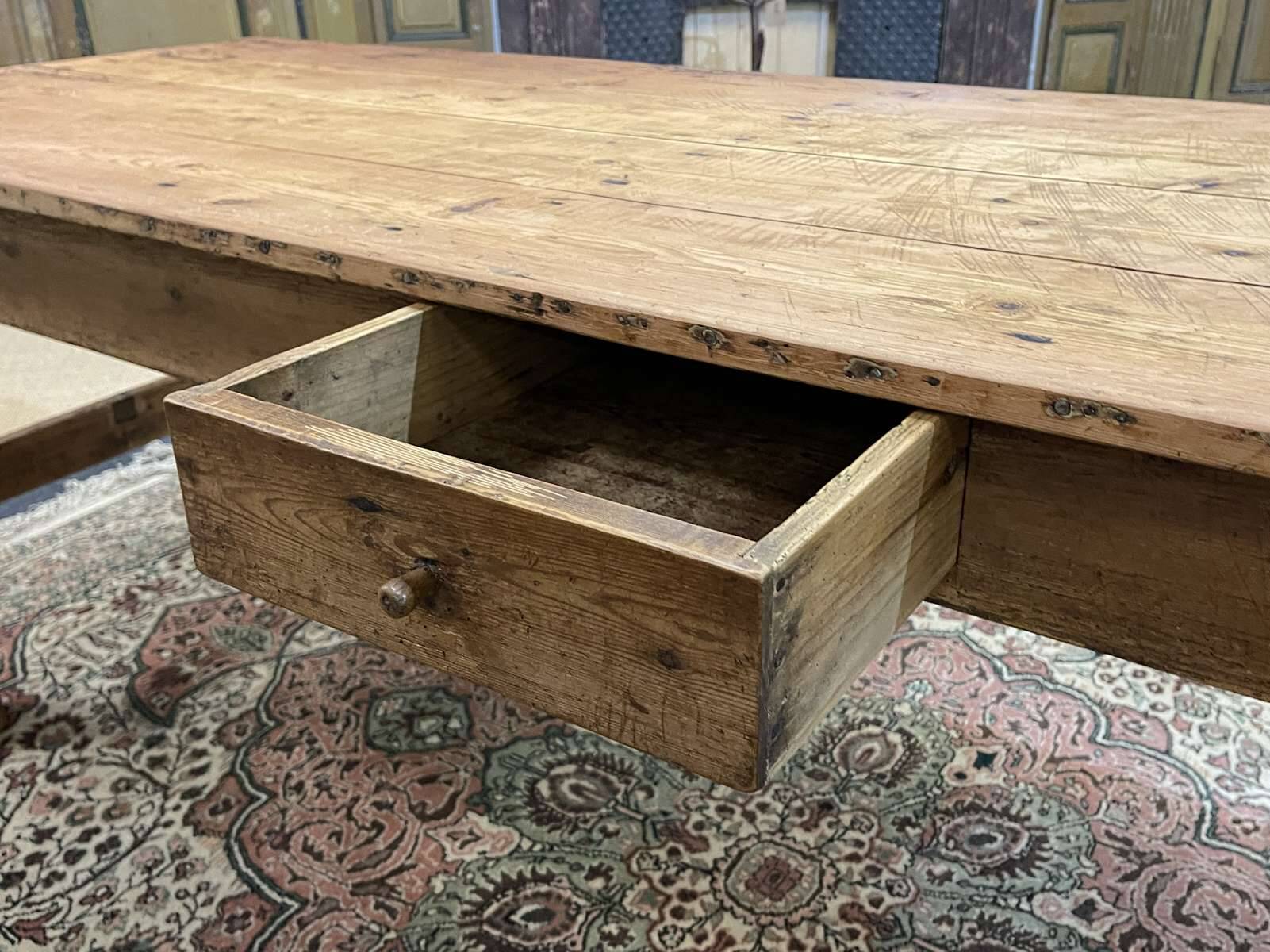 Table de ferme 19ème en sapin et châtaignier