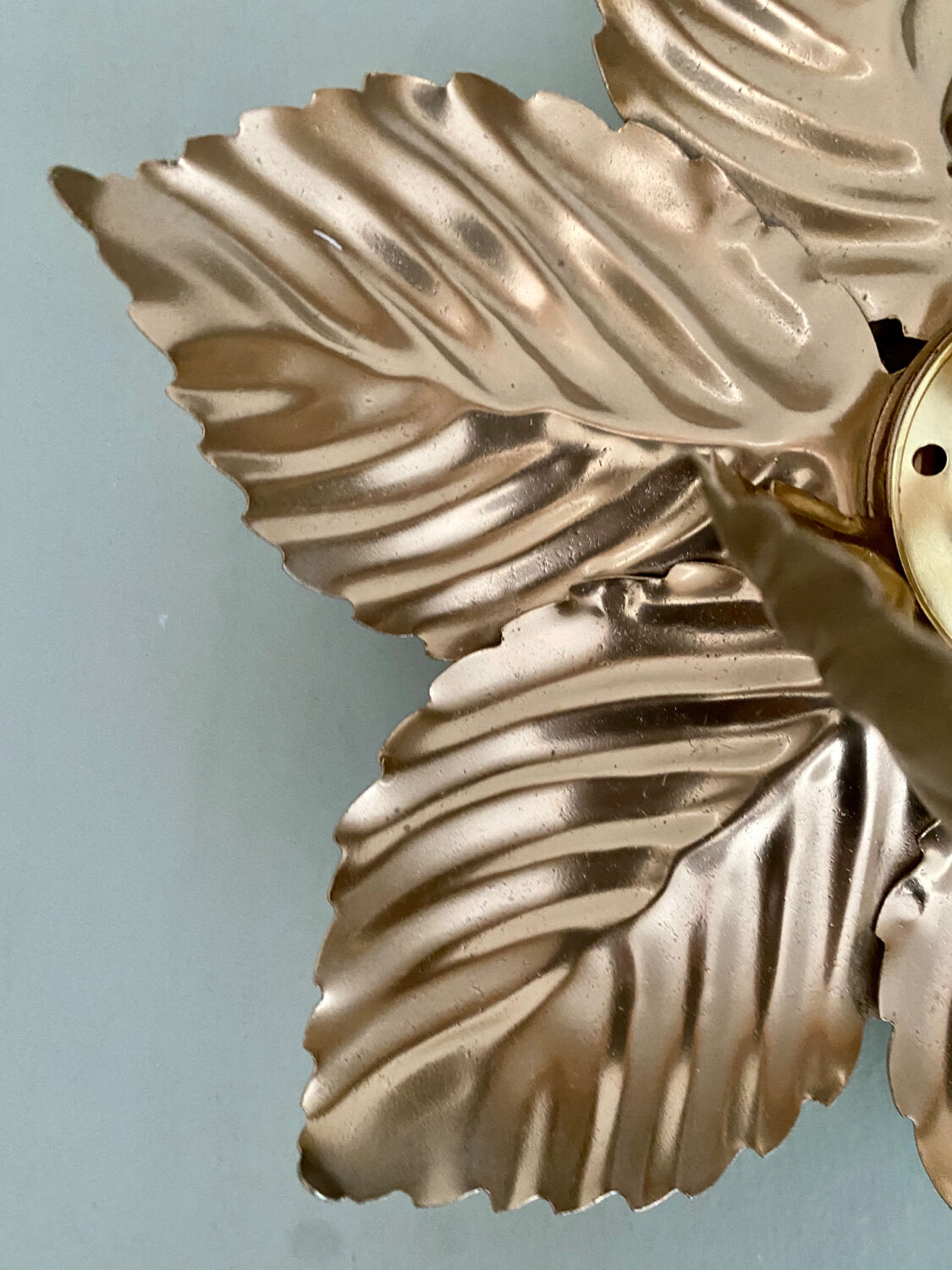 Vintgae wall light in gold metal