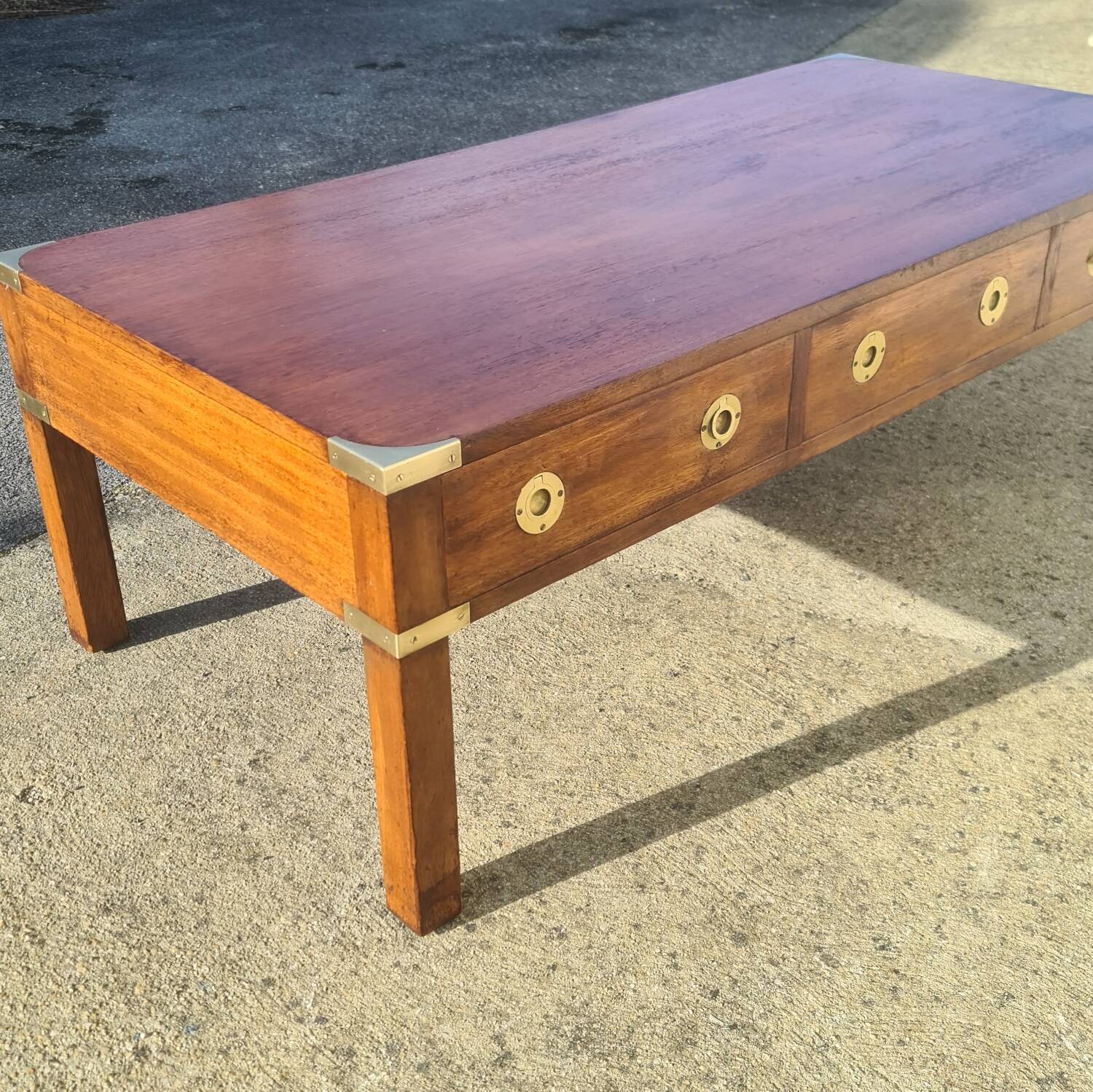 Table basse campagne militaire, marine, vintage
