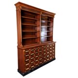 Grand cabinet d’apothicaire Art Déco en acajou et marbre, 1909