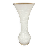 Vase "with Ivy Garland" in white opaline glass, attributed to Bacca.