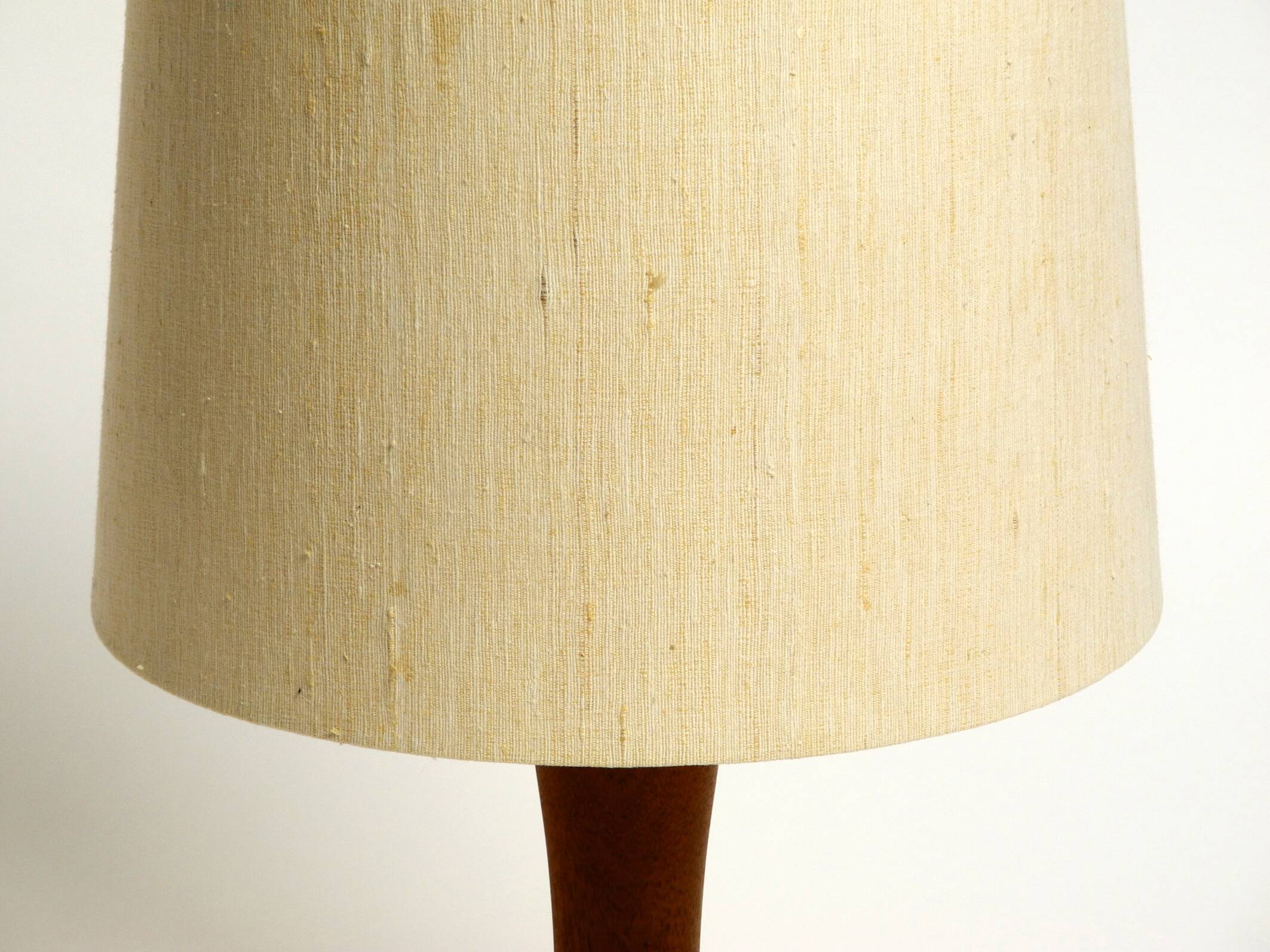 Beautiful minimalist 80s DOMUS teak table lamp with original wild silk fabr