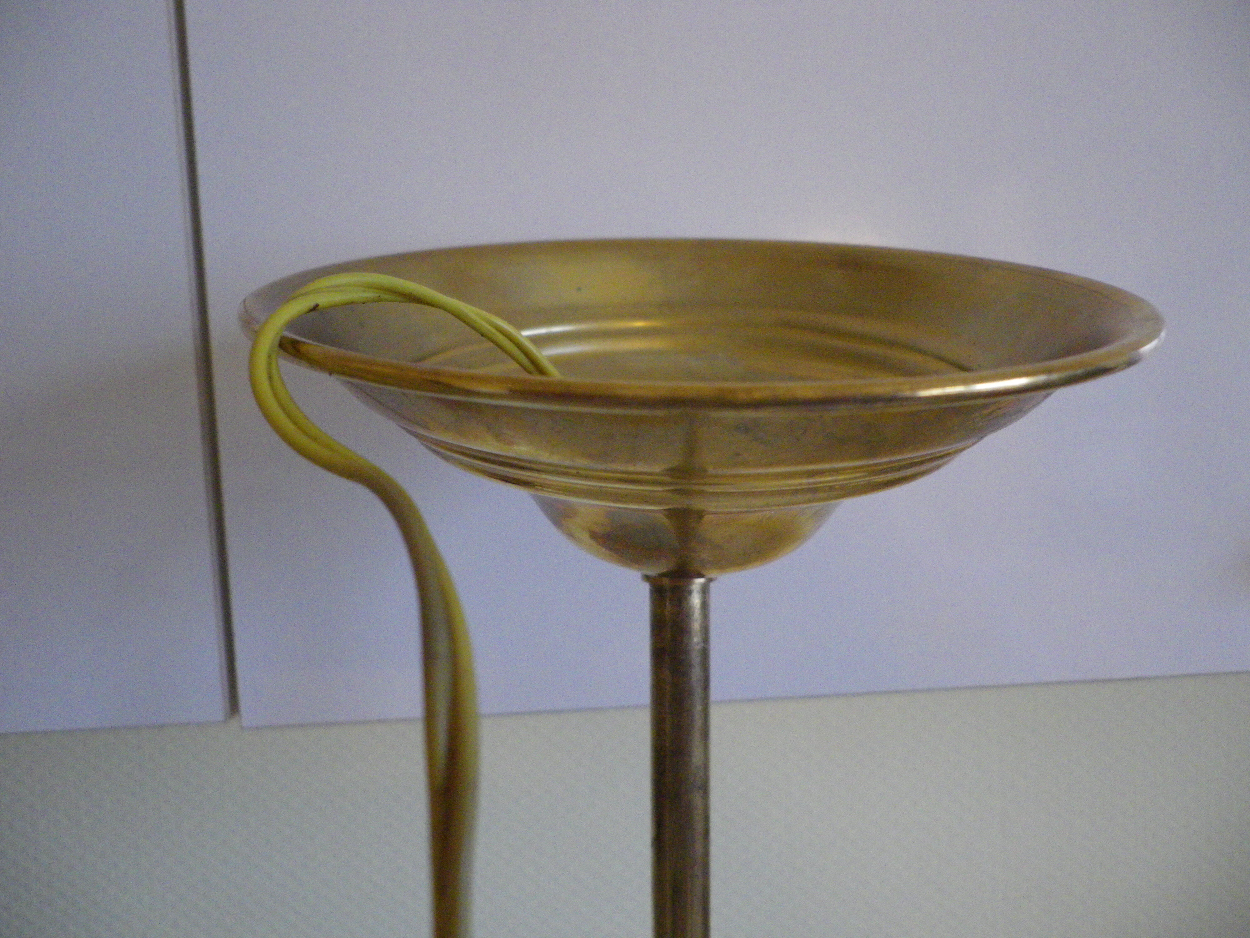 Suspension in brass and glass opaque granulated 1960s/1970s