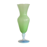 Vase en opaline