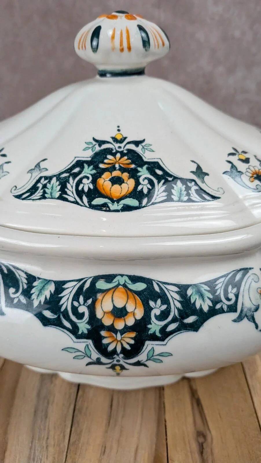 Large vintage Longchamp soup tureen