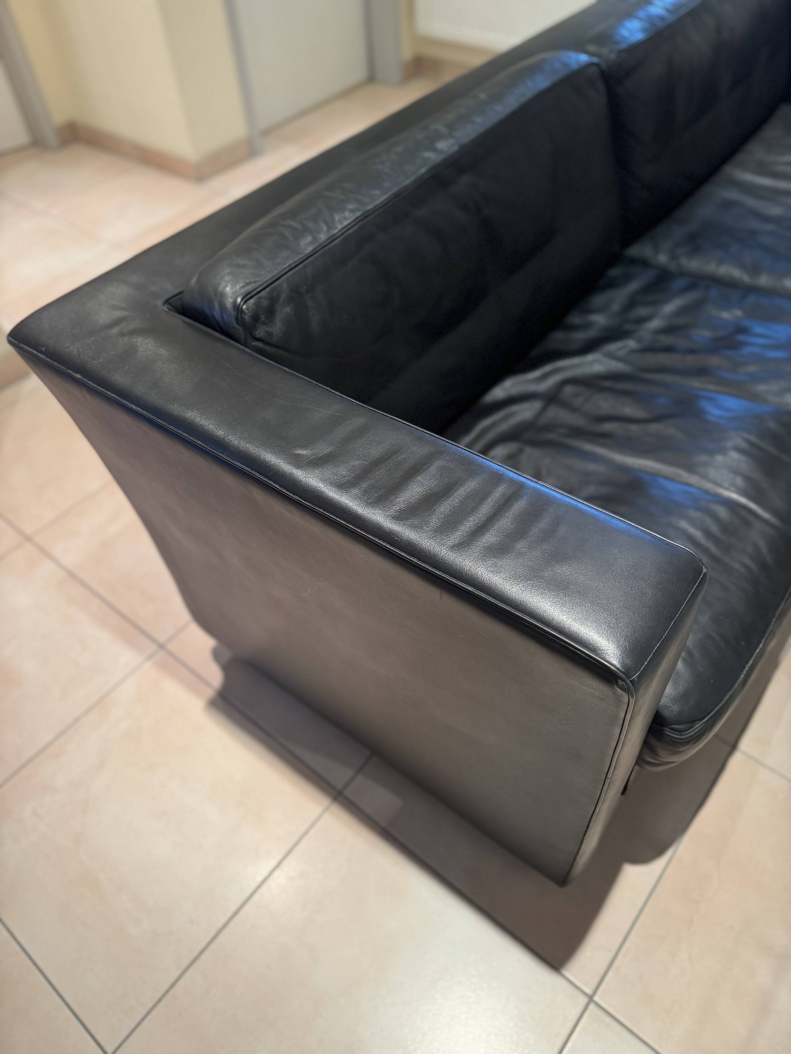 Black leather sofa by Sede – Design by Andrée Putman – 1990s