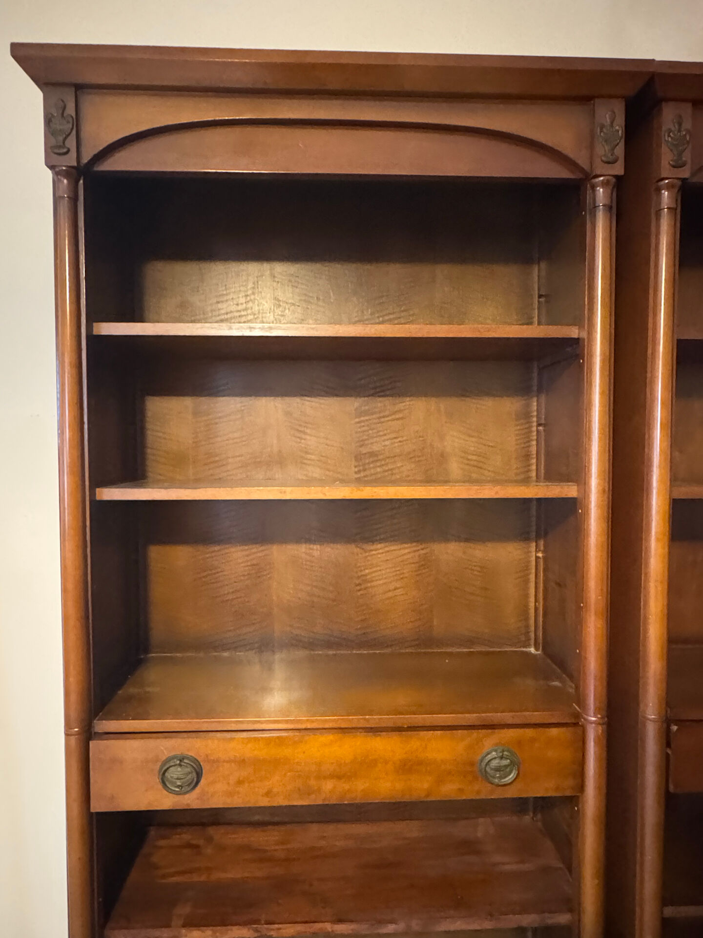 Bibliothèque ouverte en 3 pans style directoire