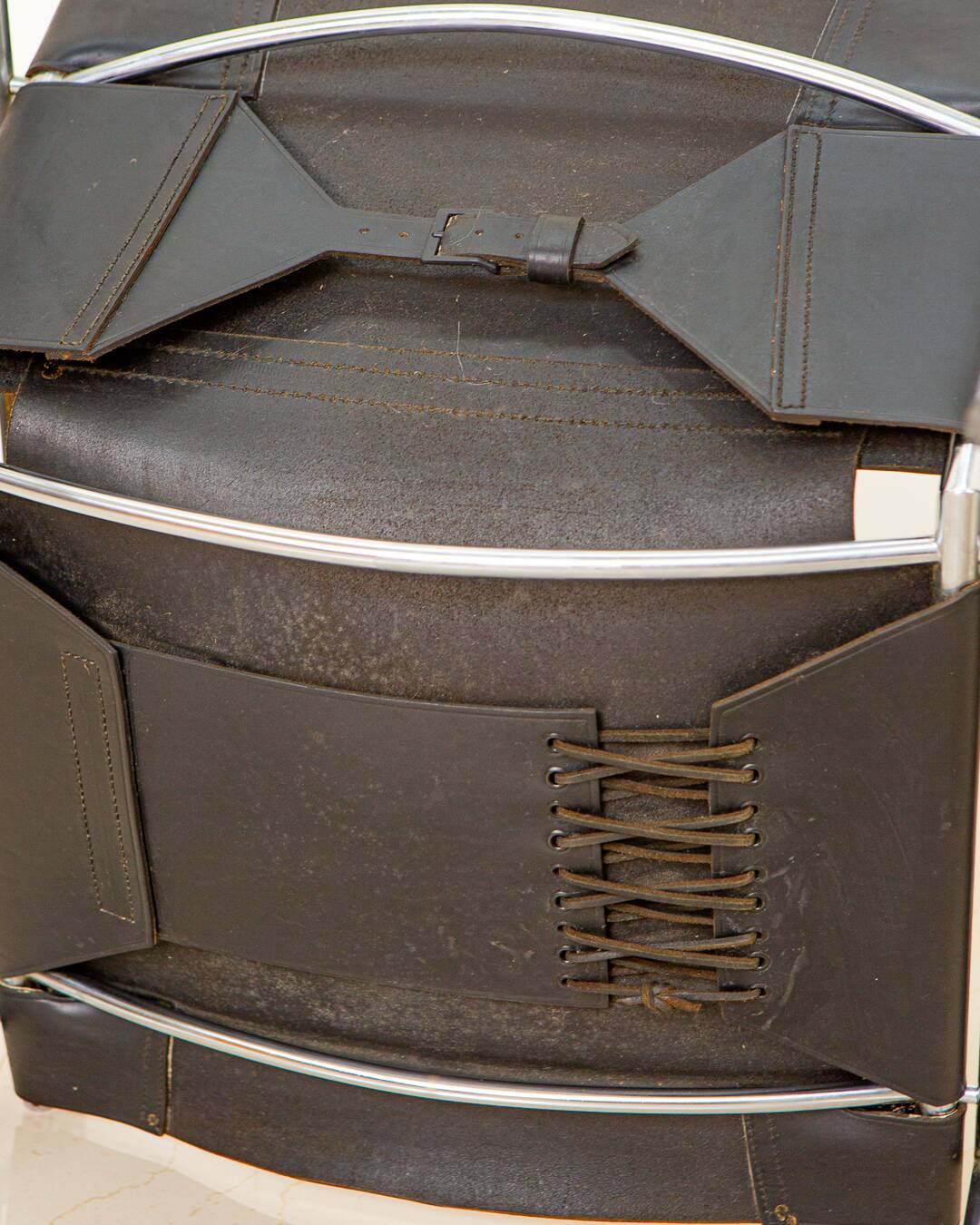 Pair of "SZ02" black leather armchairs by Martin Visser for Spectrum 60's