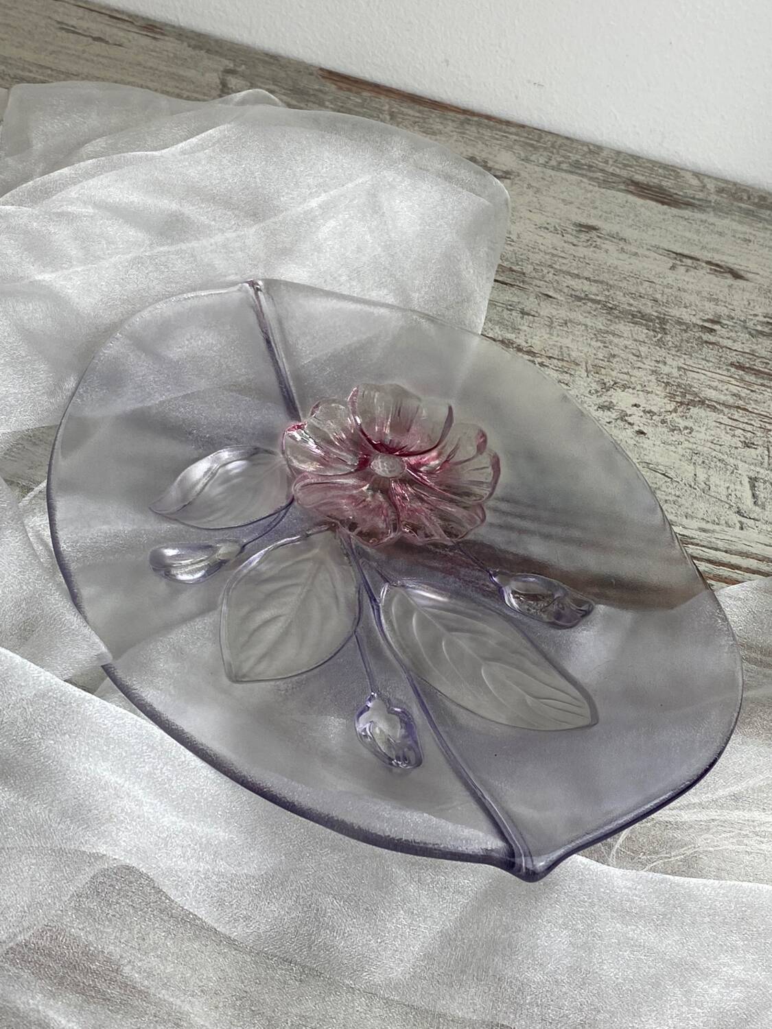 Molded glass fruit bowl