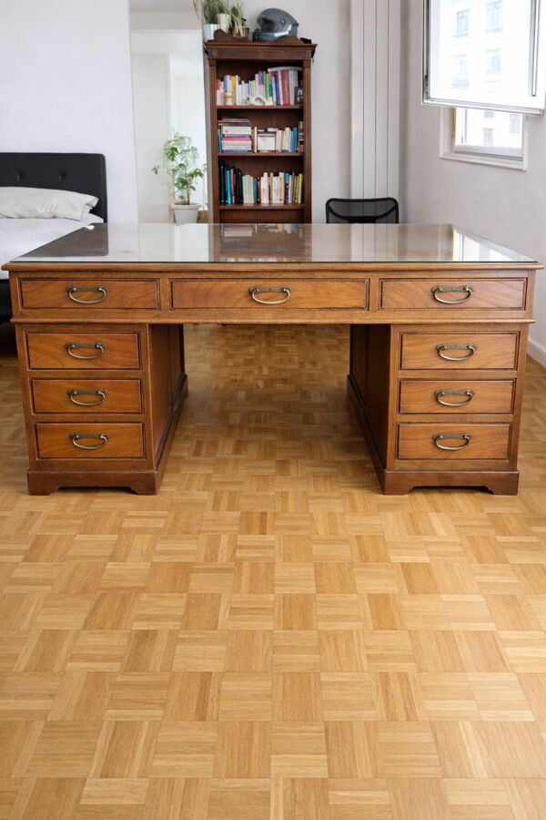 Rare Bureau de Ministre ''Double Face'' – 18 tiroirs – 120x120cm