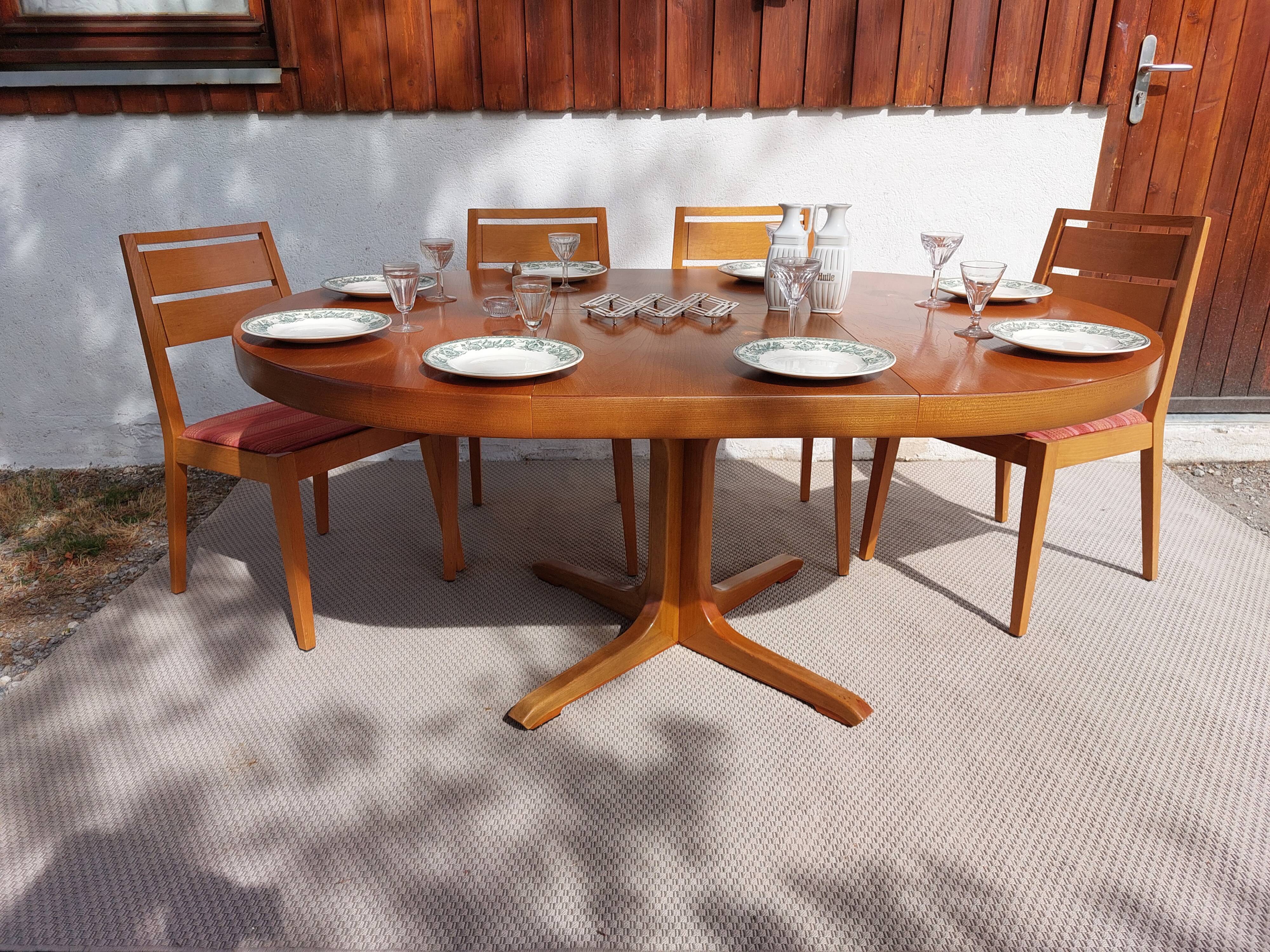 round or oval table with extension, central leg, vintage Baumann design