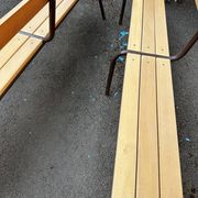 Paire de bancs d'école