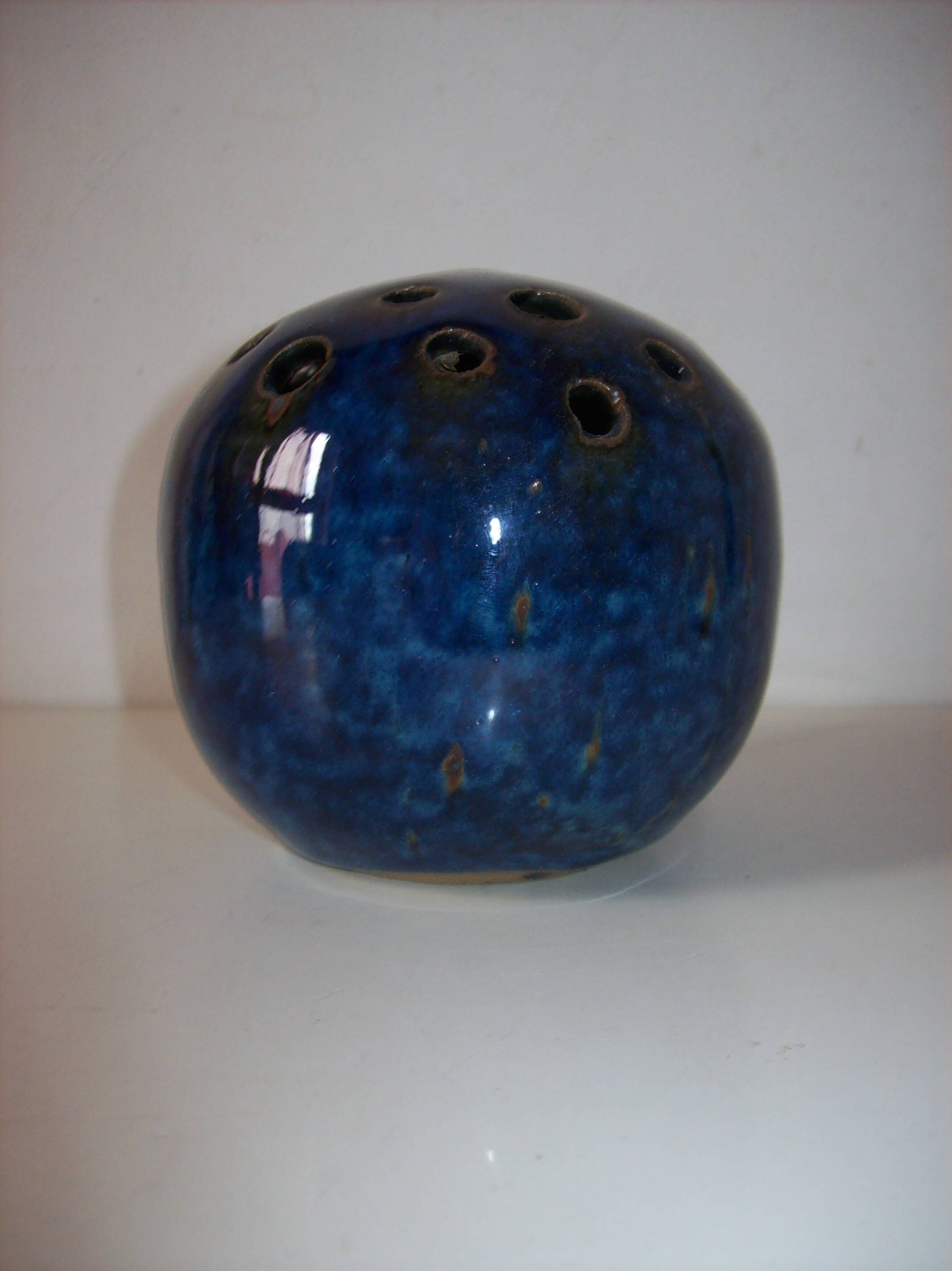 Ceramic blue flower pick