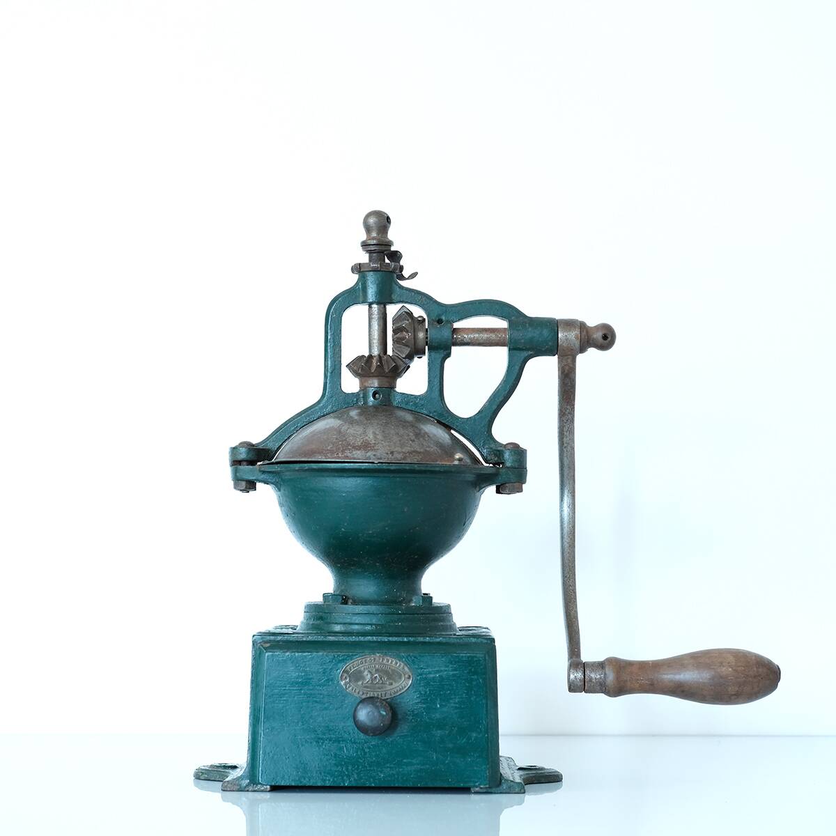 Old coffee mill from the beginning of the 20th century