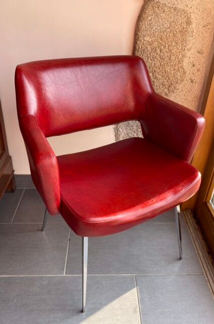 Pair of vintage armchairs in imitation leather from the 60s/70s