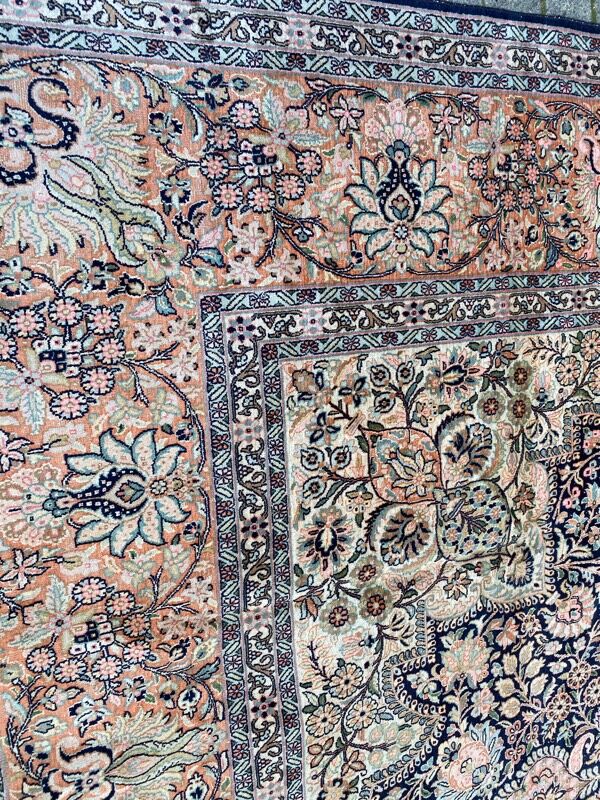 Kashmir silk carpet 273x373 cm