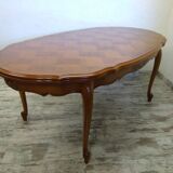 Regency style table with integrated extensions